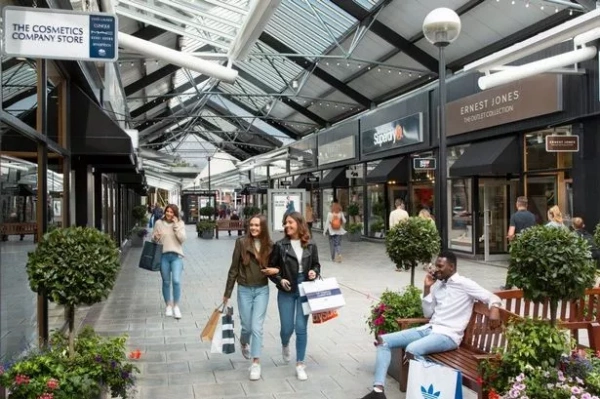 0 bgr 30 McArthurGlen Designer Outlet