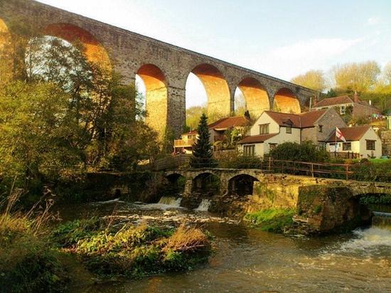rising sun pensford